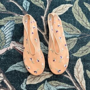 New Floral Embroidered Women's Shoes